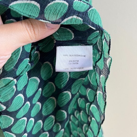 BCBGMAXAZRIA Off Shoulder Polka Dot‎ Tiered 100% Silk Blouse Top Womens Size M - Picture 3 of 6